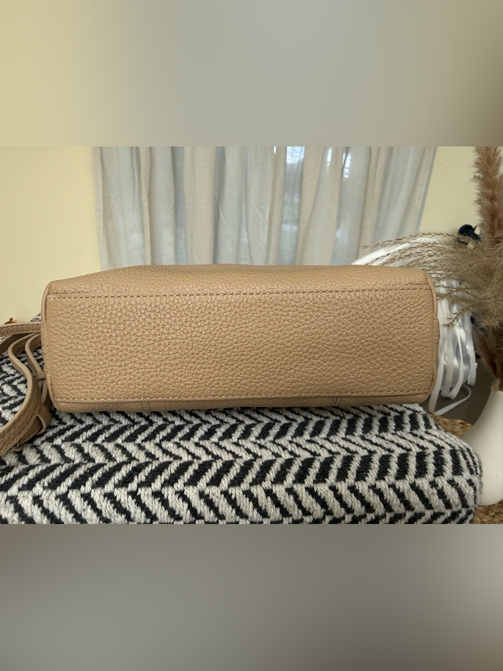 METROCITY Pebbled Leather Crossbody Bag - Picture 3 of 5
